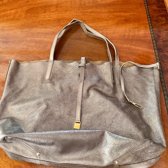 Authentic Tiffani & Co. metallic reversible tote - Picture 5 of 8